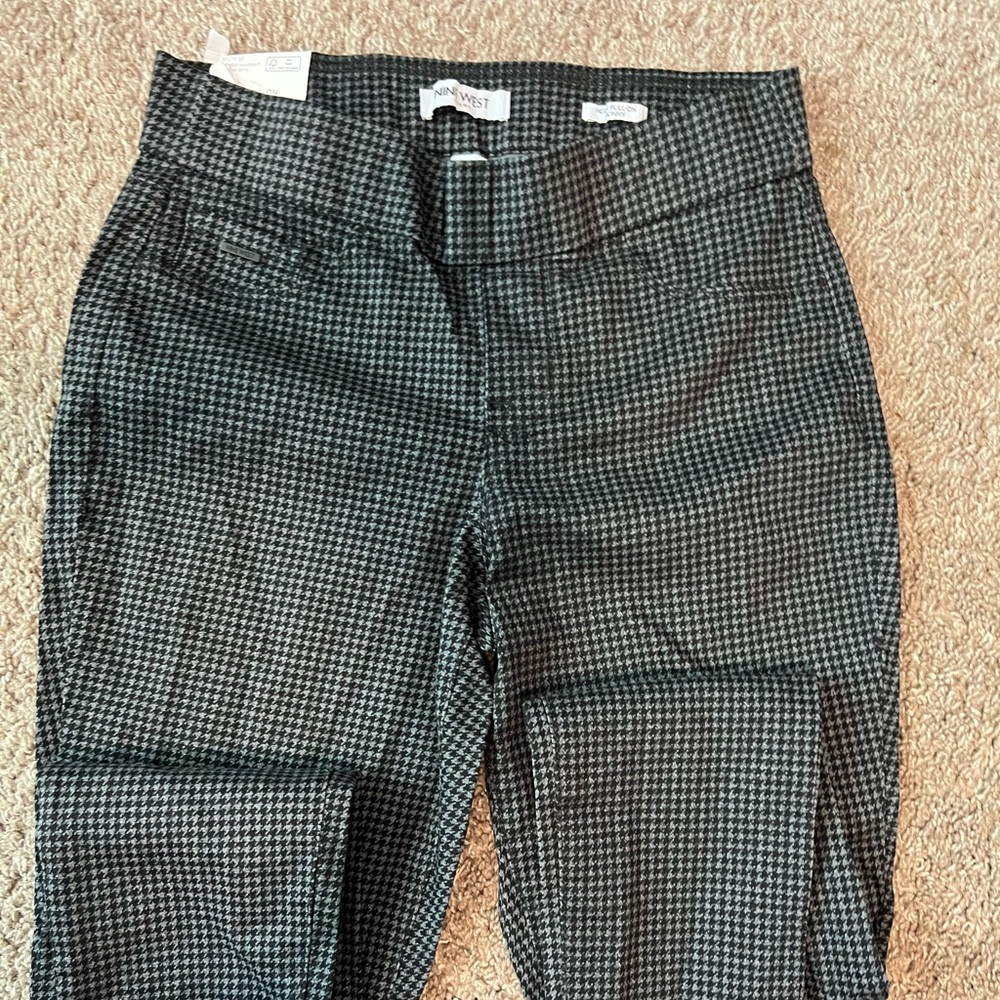 Black/gray pants leggings